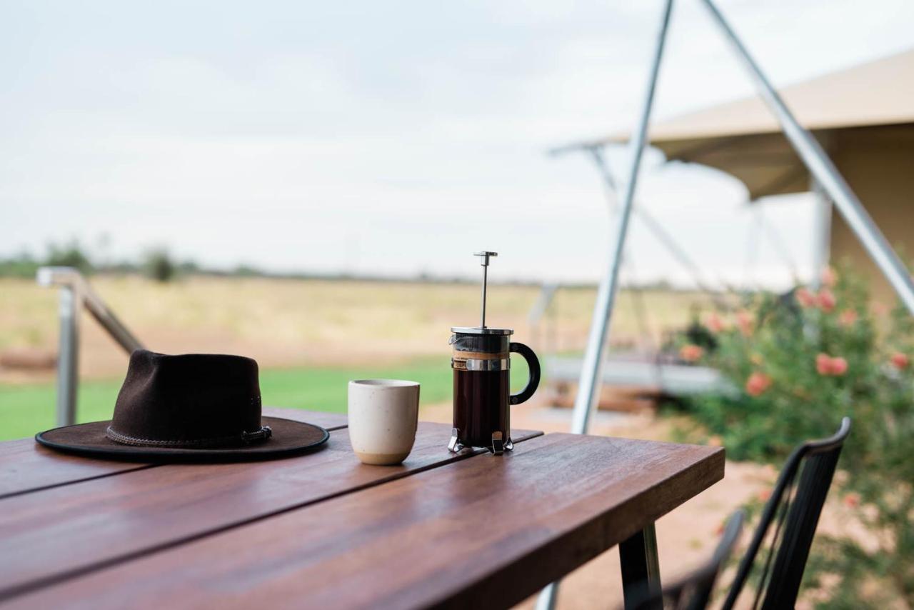 Mitchell Grass Retreat Hotel Longreach Bagian luar foto