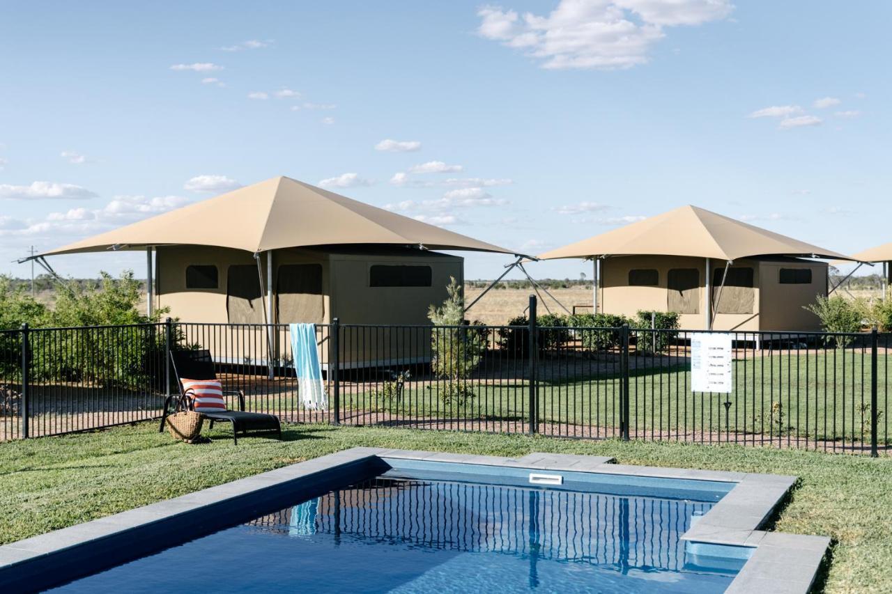 Mitchell Grass Retreat Hotel Longreach Bagian luar foto